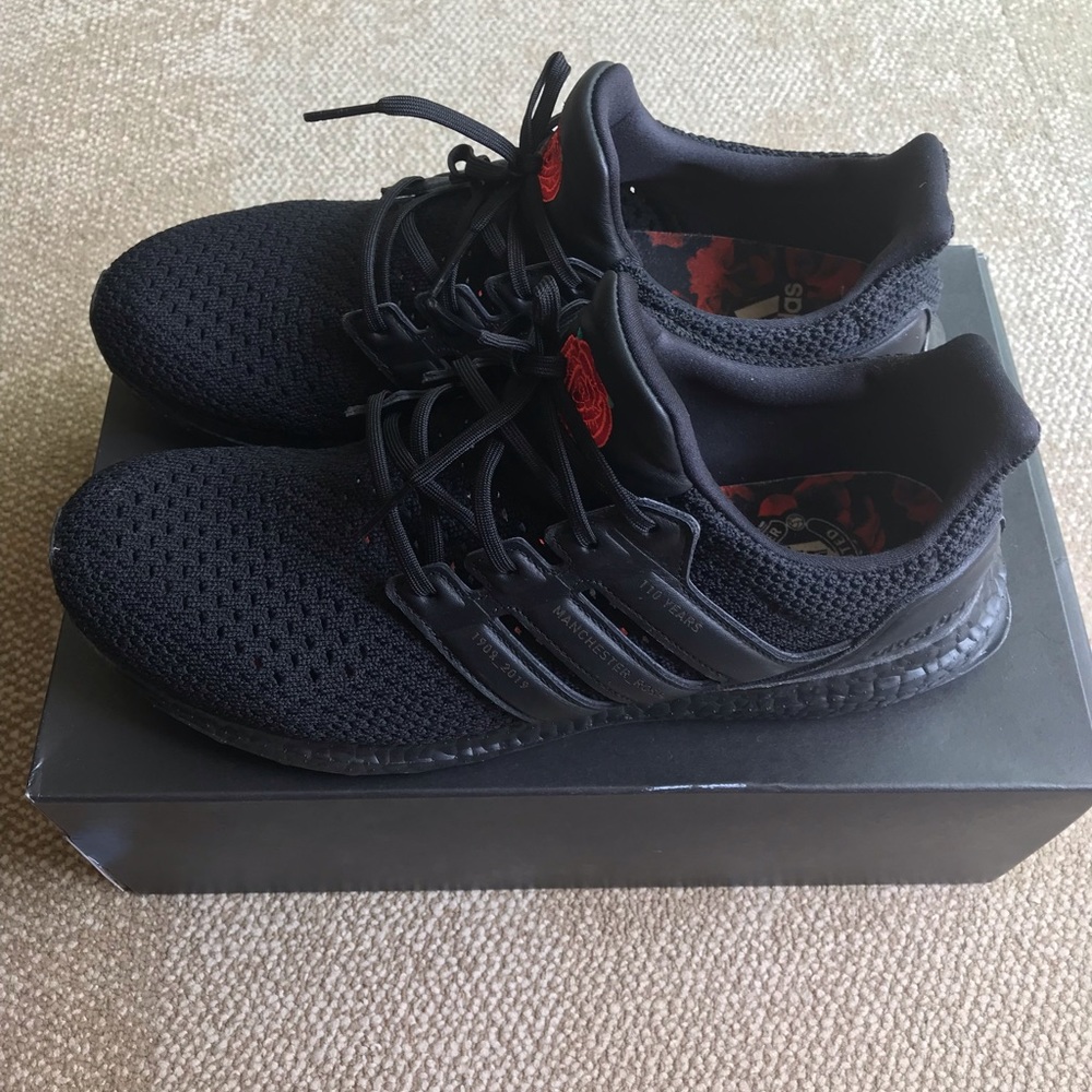 Ultra boost x Manu FC